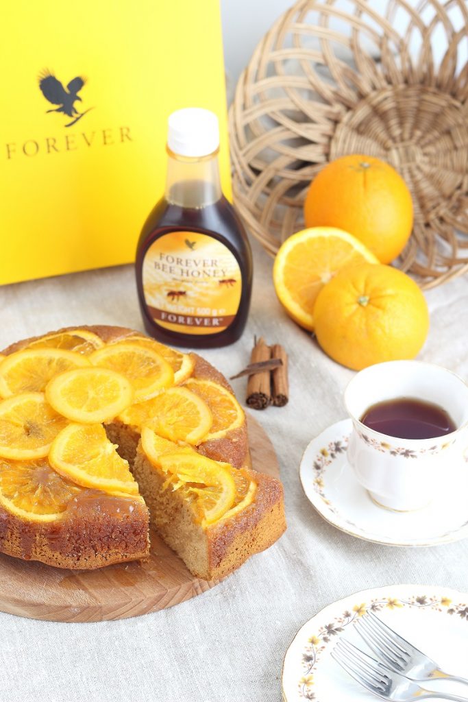 Orange and honey cake with cinnamon